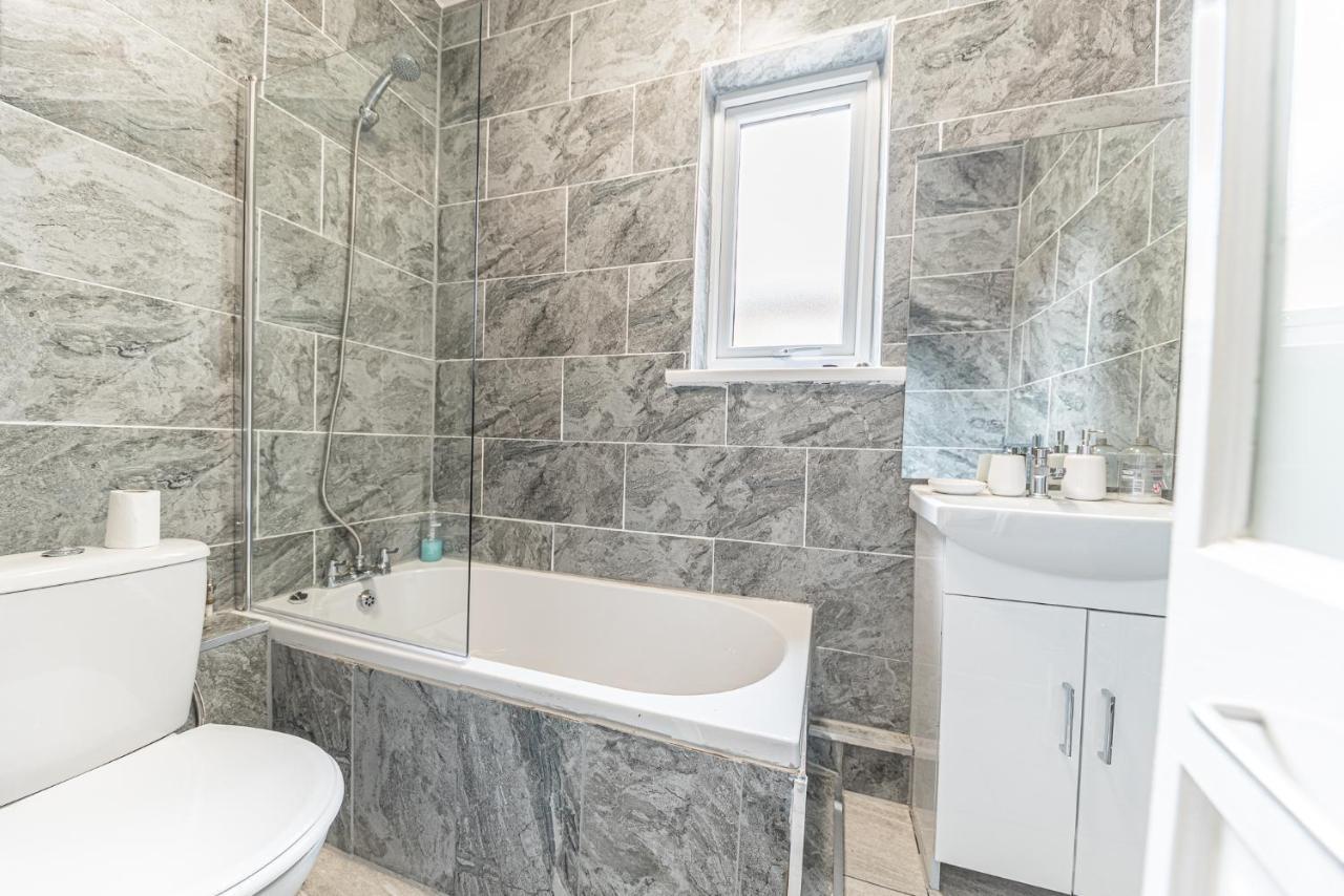 *King Bed* Luxury City Centre House Barrow-in-Furness Екстериор снимка